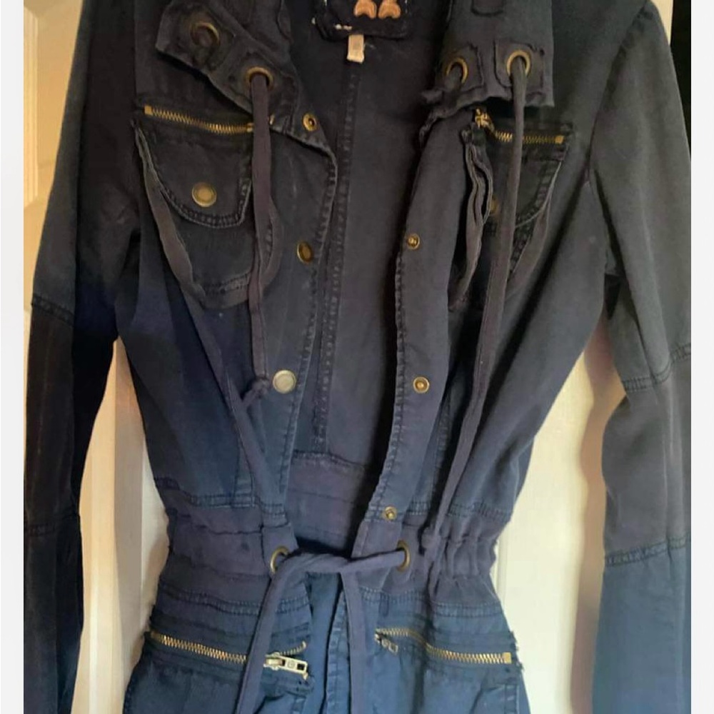 22 Jean Jacket with four zipper pockets and Snaps Size S